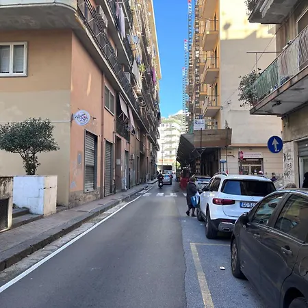 A Due Passi Dal Mare * サレルノ