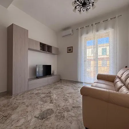 Апартаменты A Due Passi Dal Mare Салерно