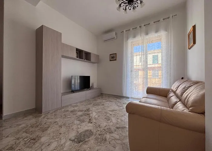 Апартаменты A Due Passi Dal Mare Салерно